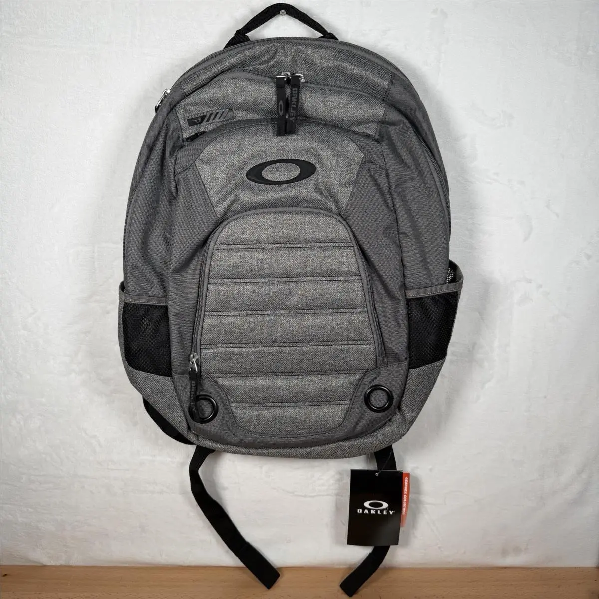 Oakley Backpack 5 Speed Pack Gray Travel Commute School Work