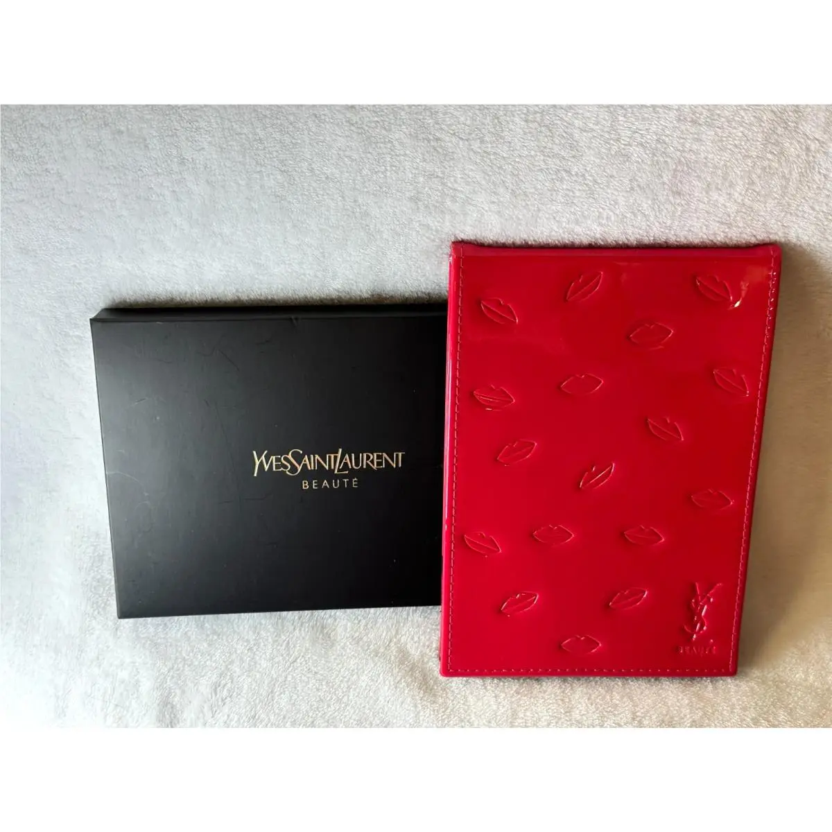 Yves Saint Laurent Ysl Beaute Red Lips Free-standing Signature Designer Folding Mirror