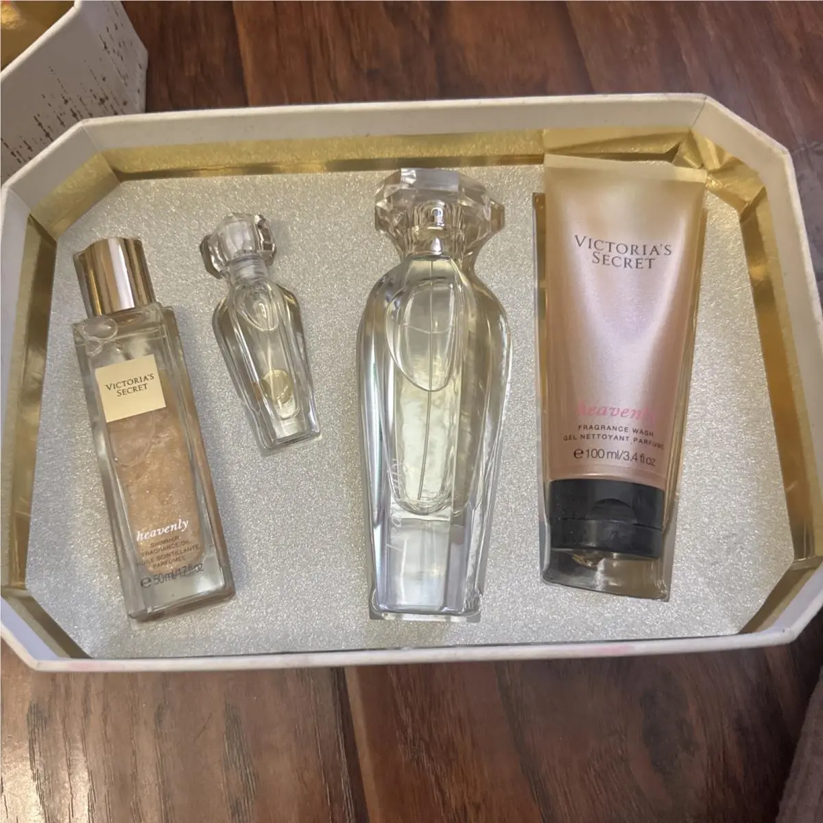 Victoria`s Secret Heavenly Fragrance 4 Pieces Gift Set