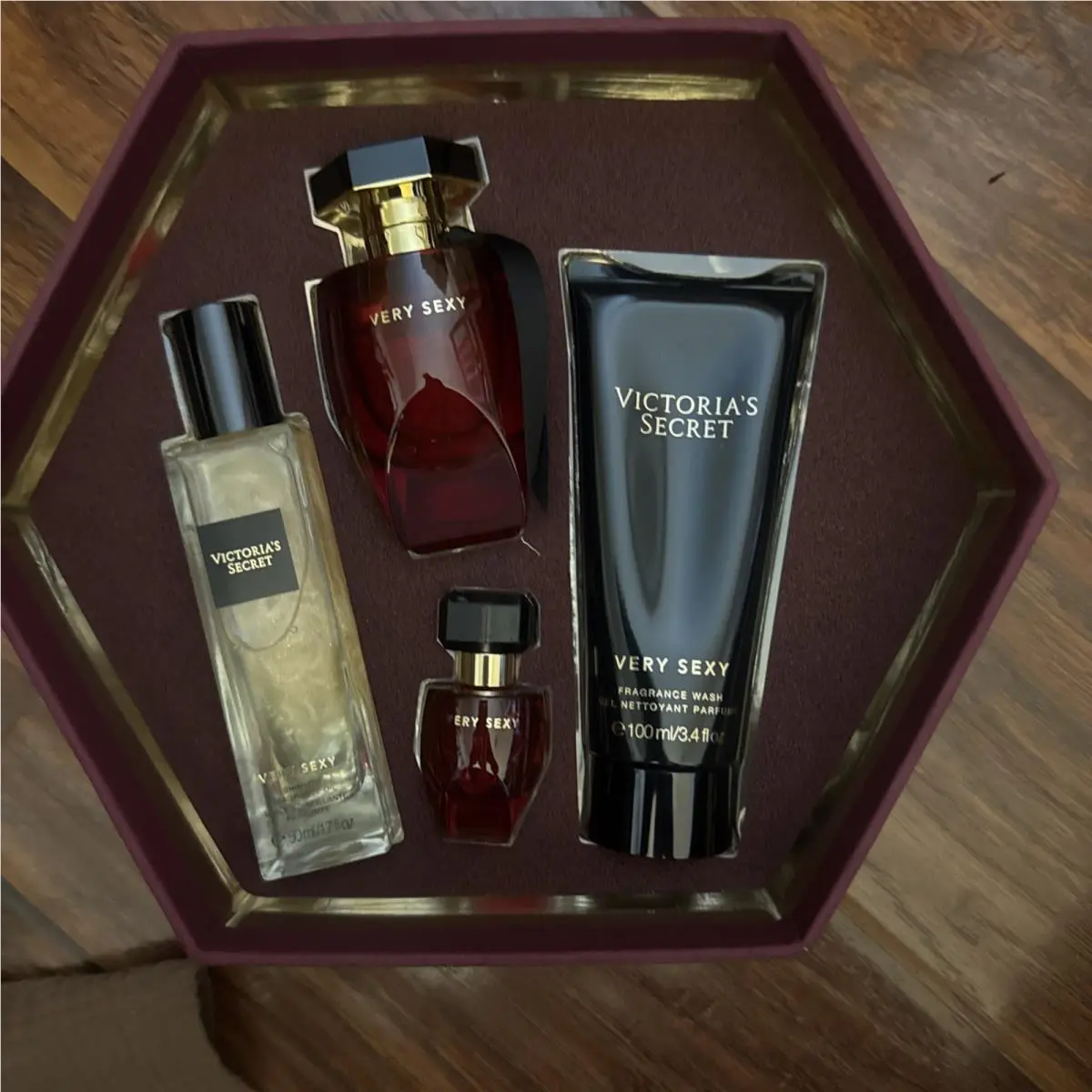 Victorias Secret Very Sexy Holiday Gift Set 4 Pieces