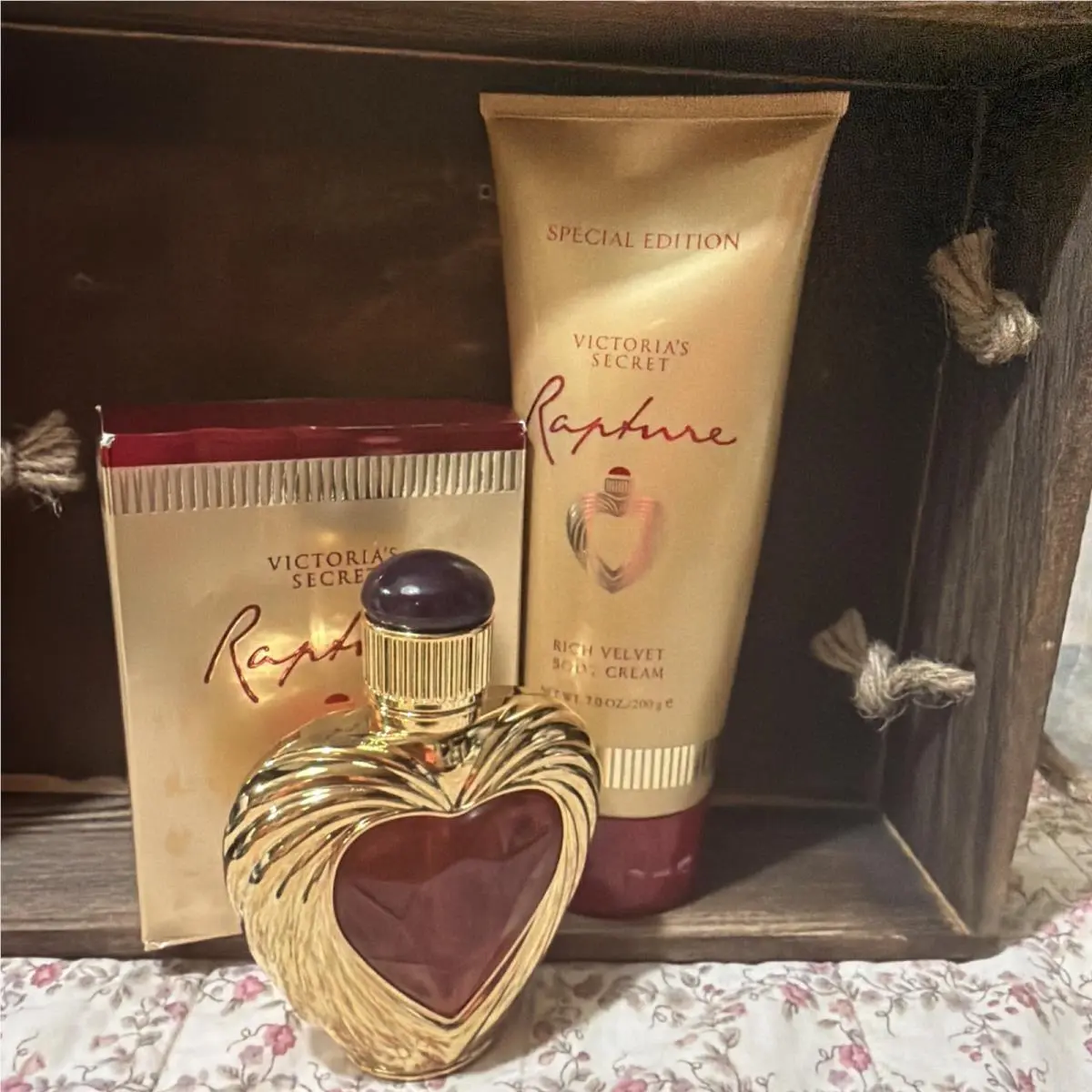 Vintage Rapture Victoria`s Secret 1.7oz Cologne Spray Heart 1992 + 7oz Cream