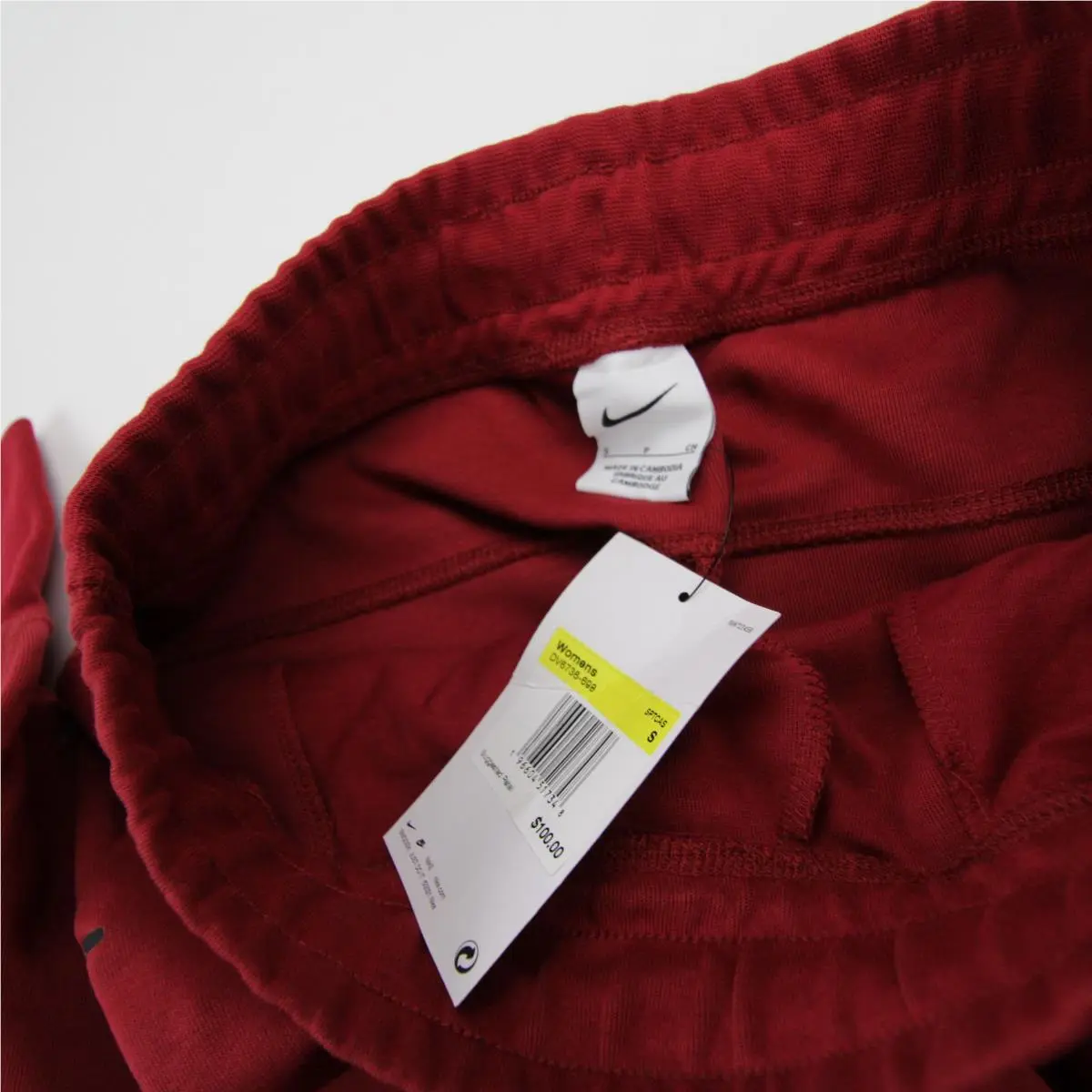 Nike clothing - Crimson 1
