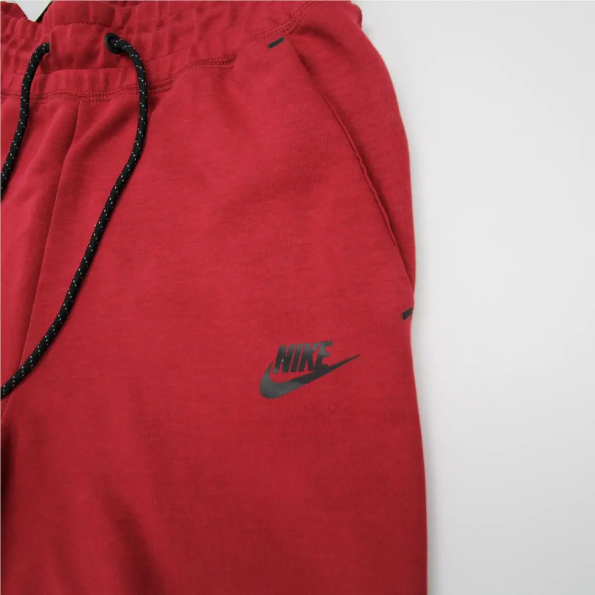 Nike clothing - Crimson 6