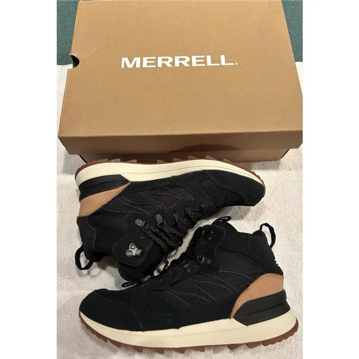 Men`s Boots. Merrell. Size 10 M. Model Alpine 83 Snkr Recraft