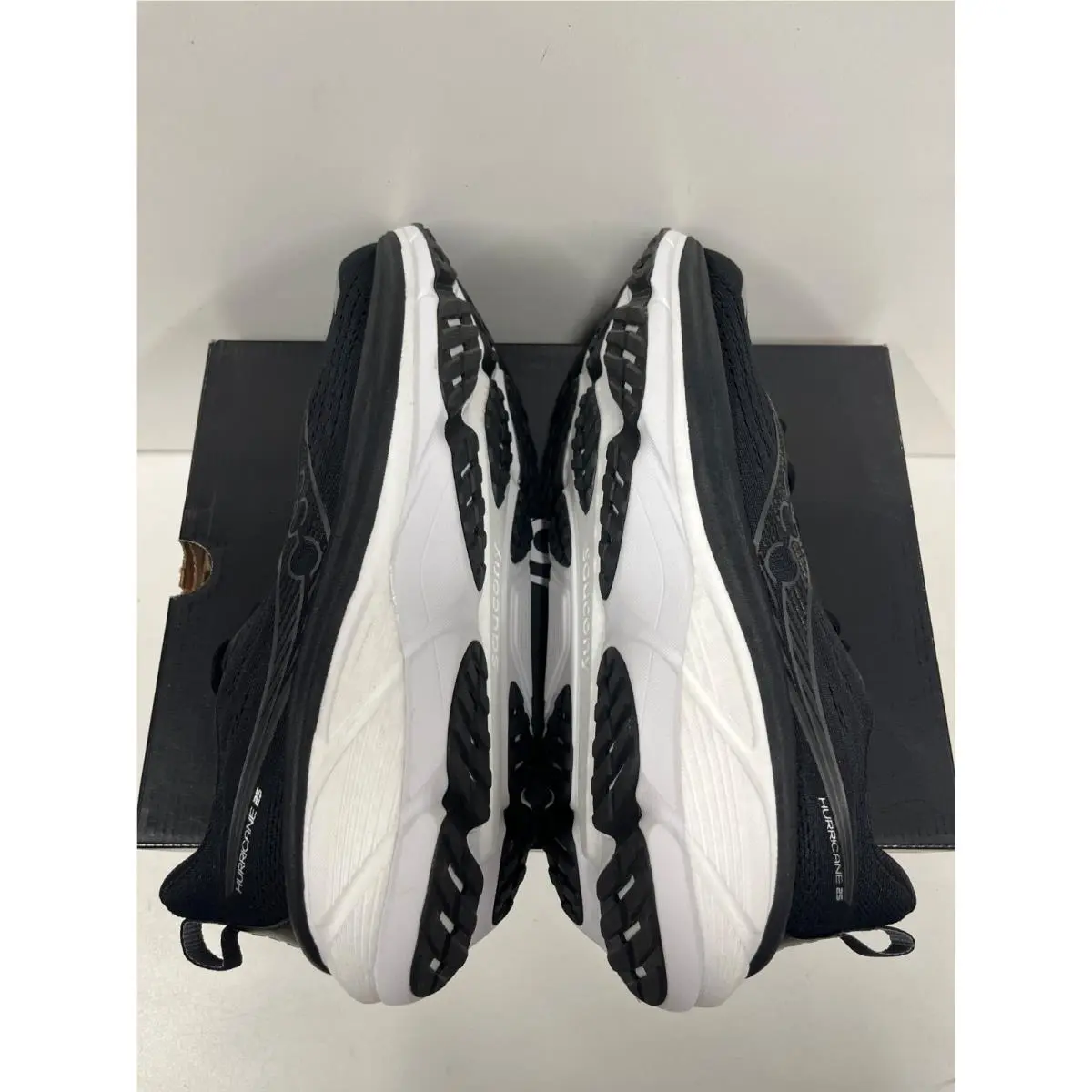 Saucony shoes - Saucony Hurricane 25 - Hurricane - Black/White (200) 4