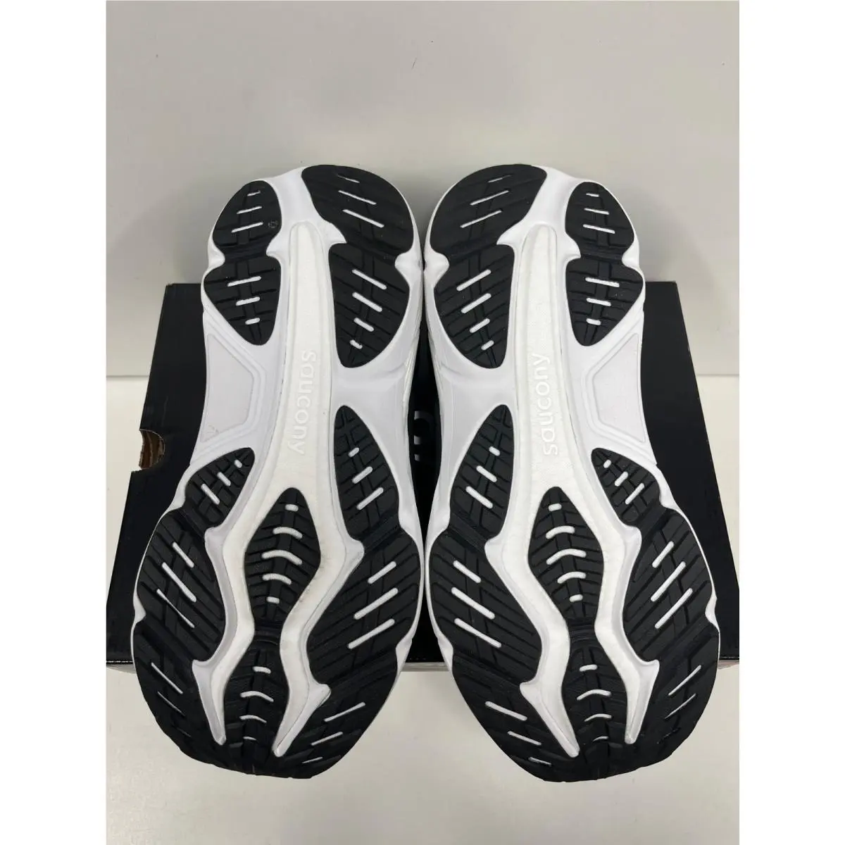 Saucony shoes - Saucony Hurricane 25 - Hurricane - Black/White (200) 9