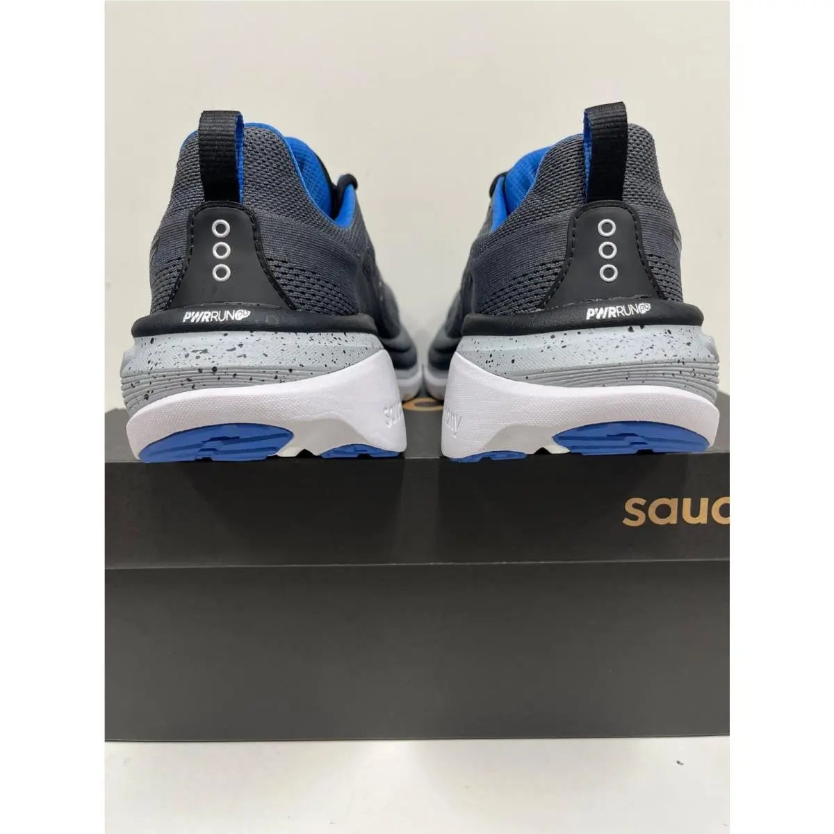 Saucony shoes - Saucony Hurricane 25 - Hurricane - Black/White (200) 33