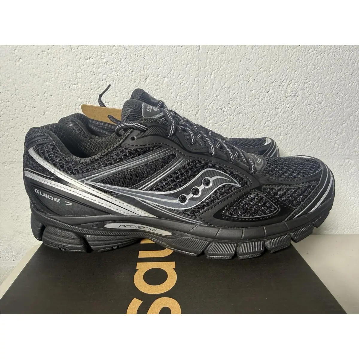 Saucony shoes - Saucony ProGrid Guide 7 - ProGrid Guide - S70936-16 - Black 2