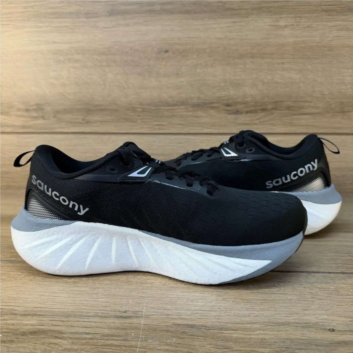 Saucony shoes - Saucony Triumph 22 - Triumph - S10964-200 - Black 4