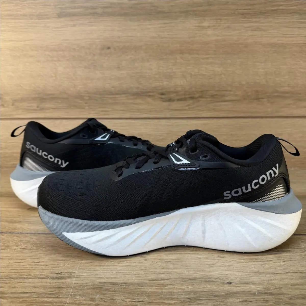 Saucony shoes - Saucony Triumph 22 - Triumph - S10964-200 - Black 5
