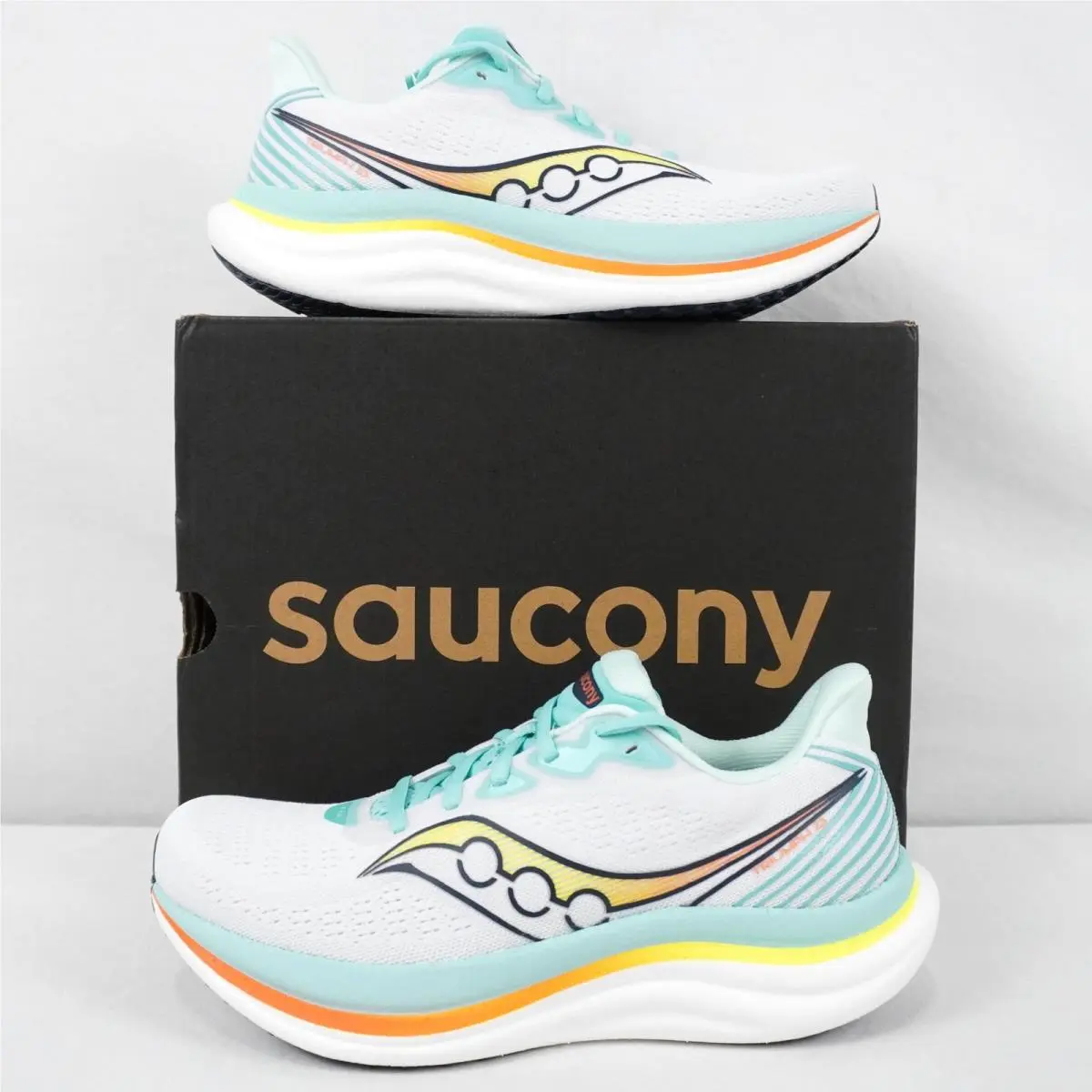 Saucony Triumph 23 Running Sneakers In White/aqua - Women`s Size 9 S11023-130