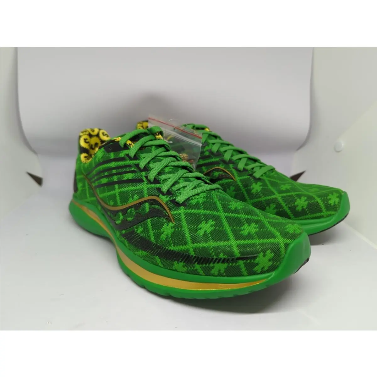 Saucony Kinvara 12 Womens Running Shoes Limited Edition Green Vert Sz 11