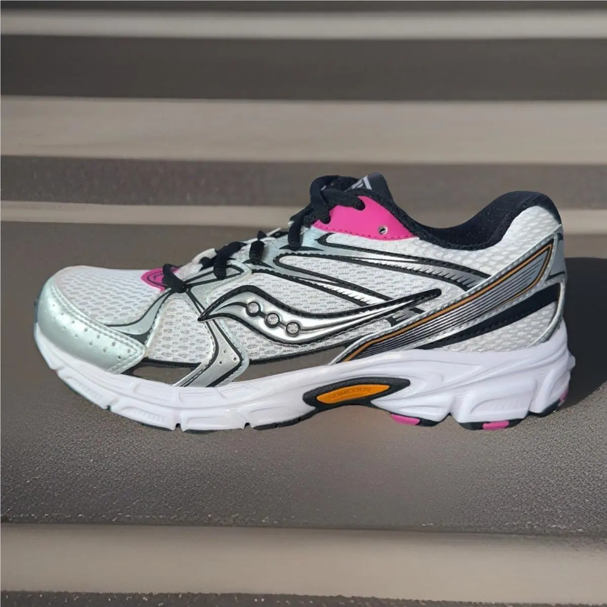 Women`s Size 7.5 Saucony Ride Millenium White Pink Running Shoes S60812-38