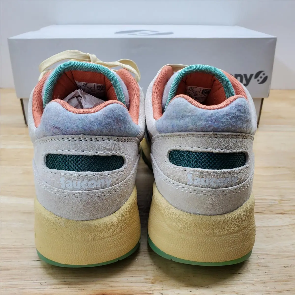 Saucony shoes - Multicolor 6