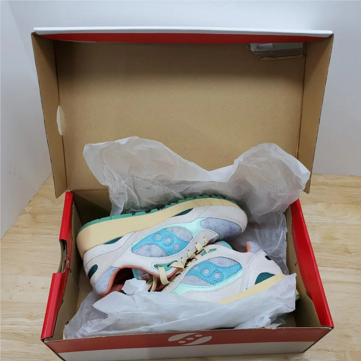 Saucony shoes - Multicolor 11