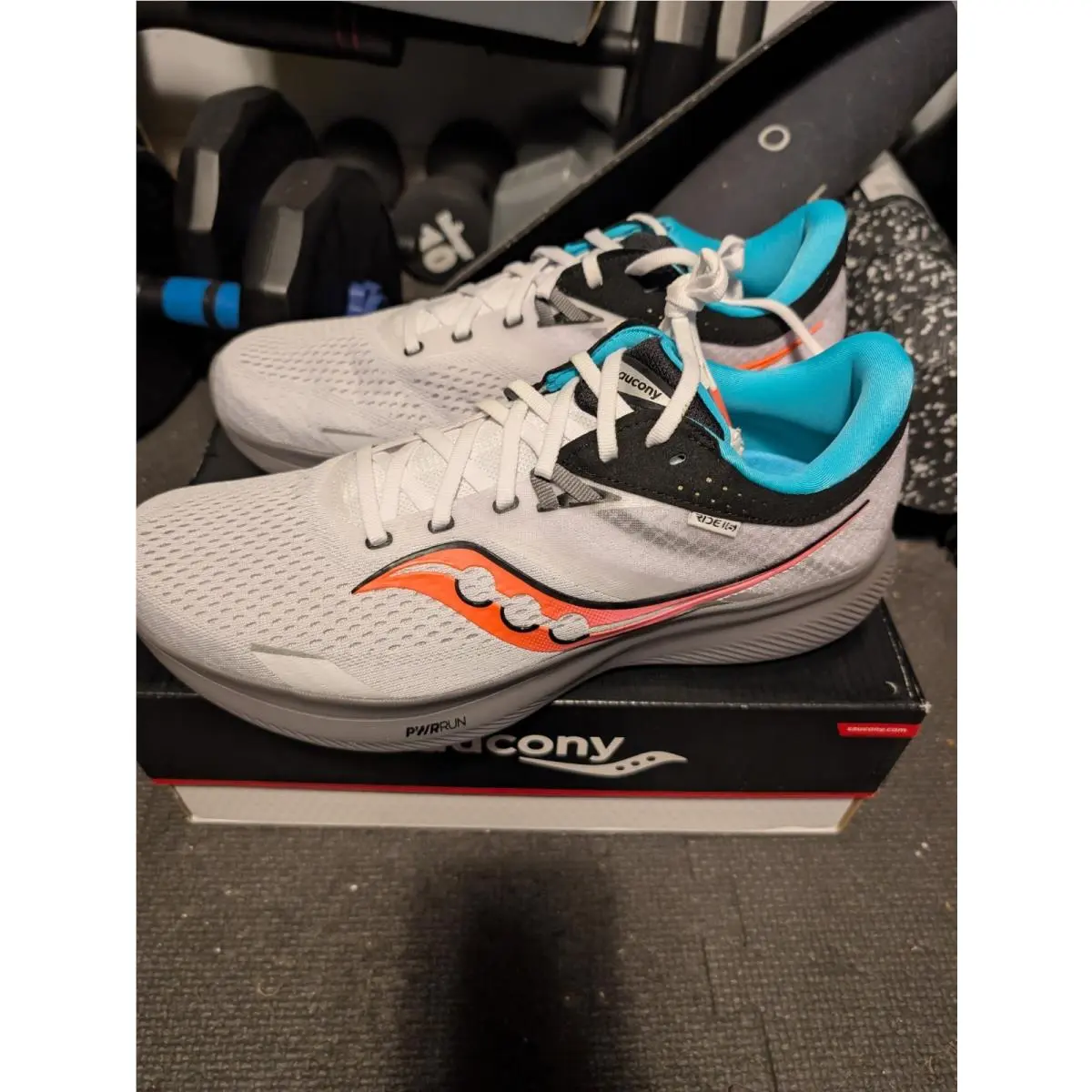 Saucony Men`s Ride 16 White Gravel Size 12