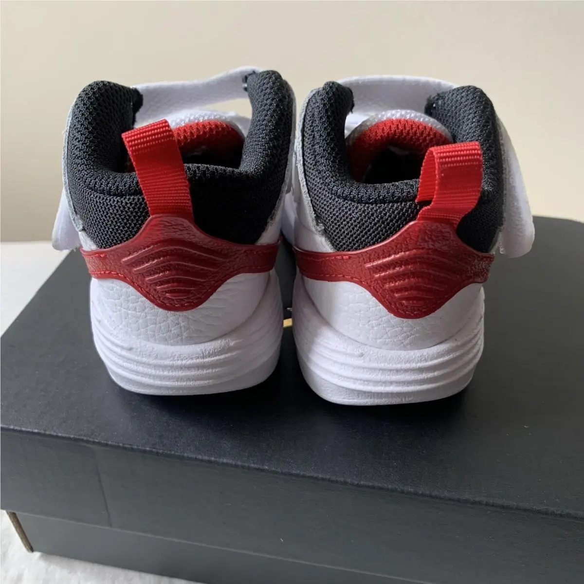 Nike shoes - Jordan Max Aura - Max Aura - White 2