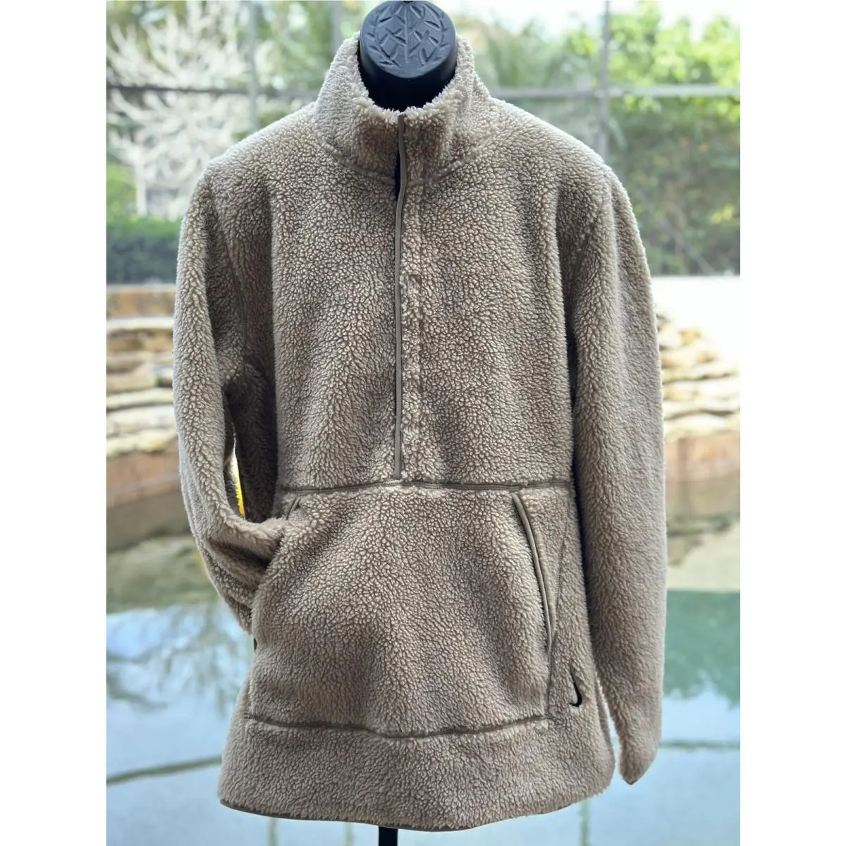 Nike Men`s Therma Fit Yoga Sweatshirt Pullover M Brown