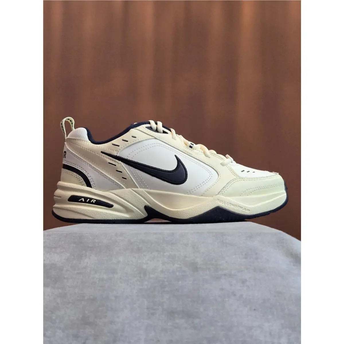 Nike Air Monarch IV - Coconut Milk Obsidian Sail 415445-104 Men`s 7.5 Women 9