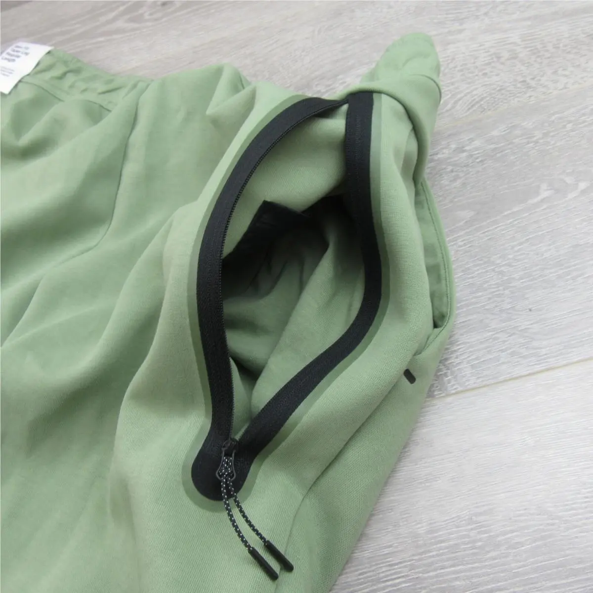 Nike clothing - Sportswear Tech - Sportswear Tech - DX0581-386 - Green (UPC: 196156750859) 8