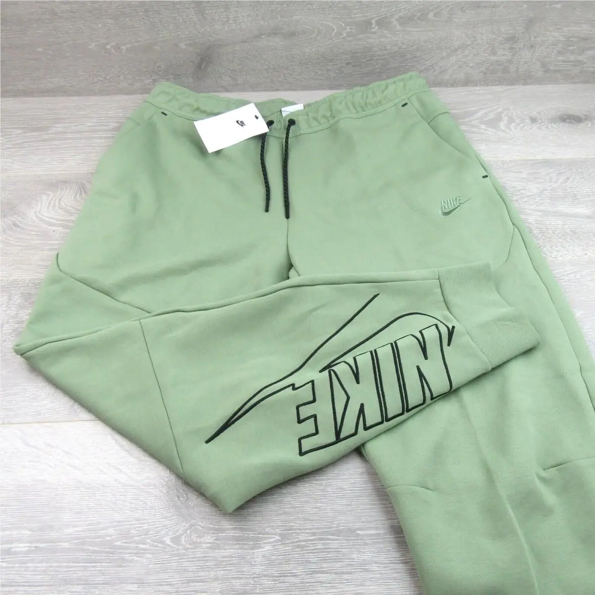 Nike clothing - Sportswear Tech - Sportswear Tech - DX0581-386 - Green (UPC: 196156750859) 0