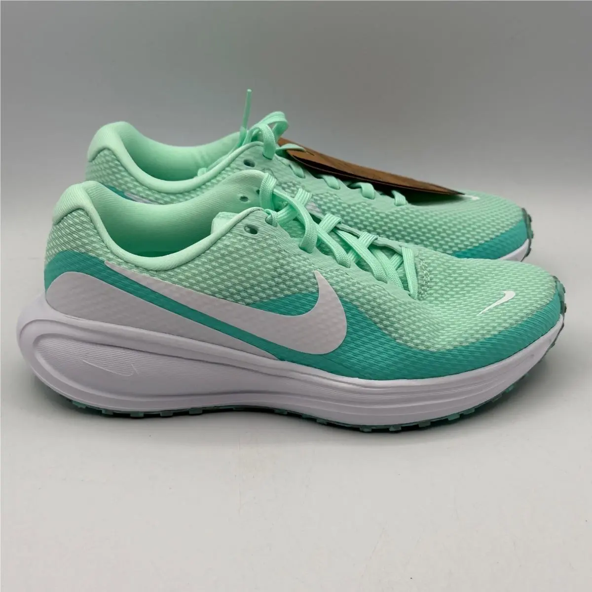 Nike Revolution 8 Running Shoes Womens Size 6 Mint Foam Bleached Turq HJ8485-300