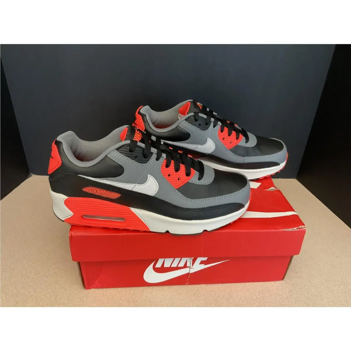 Nike Air Max 90 Black/photon Dust/grey Athletic Shoes. Youth’s 5.5Y. Wo’s 7