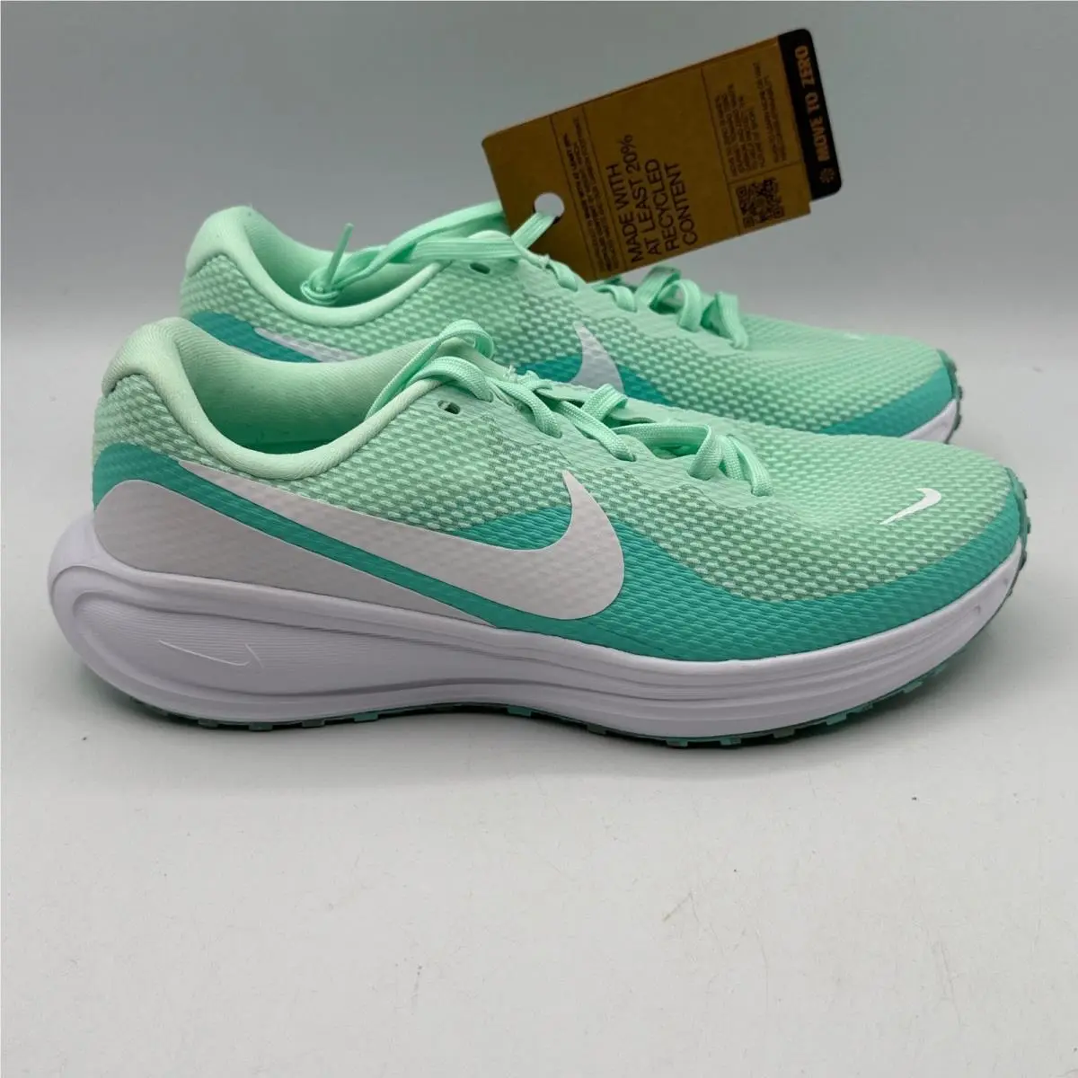 Nike Revolution 8 Shoes Women Size 7 Mint Foam Bleached Turq Running HJ8485-300