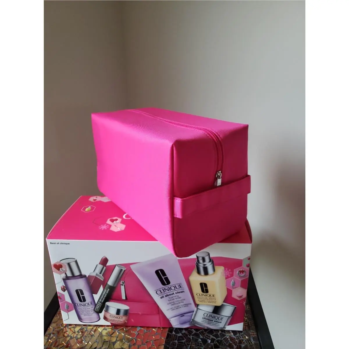 Best of Clinique Kit 7 Full Sizes Moisturizer Gel Lipstick+ Read Descript
