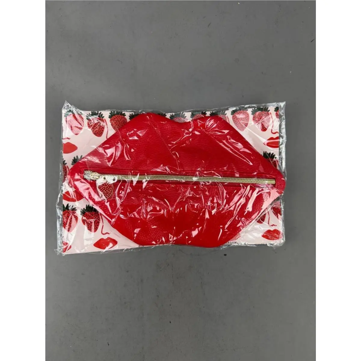Sephora Collection Bouffants Broken Hearts Edition Berry Kissable Brush Set