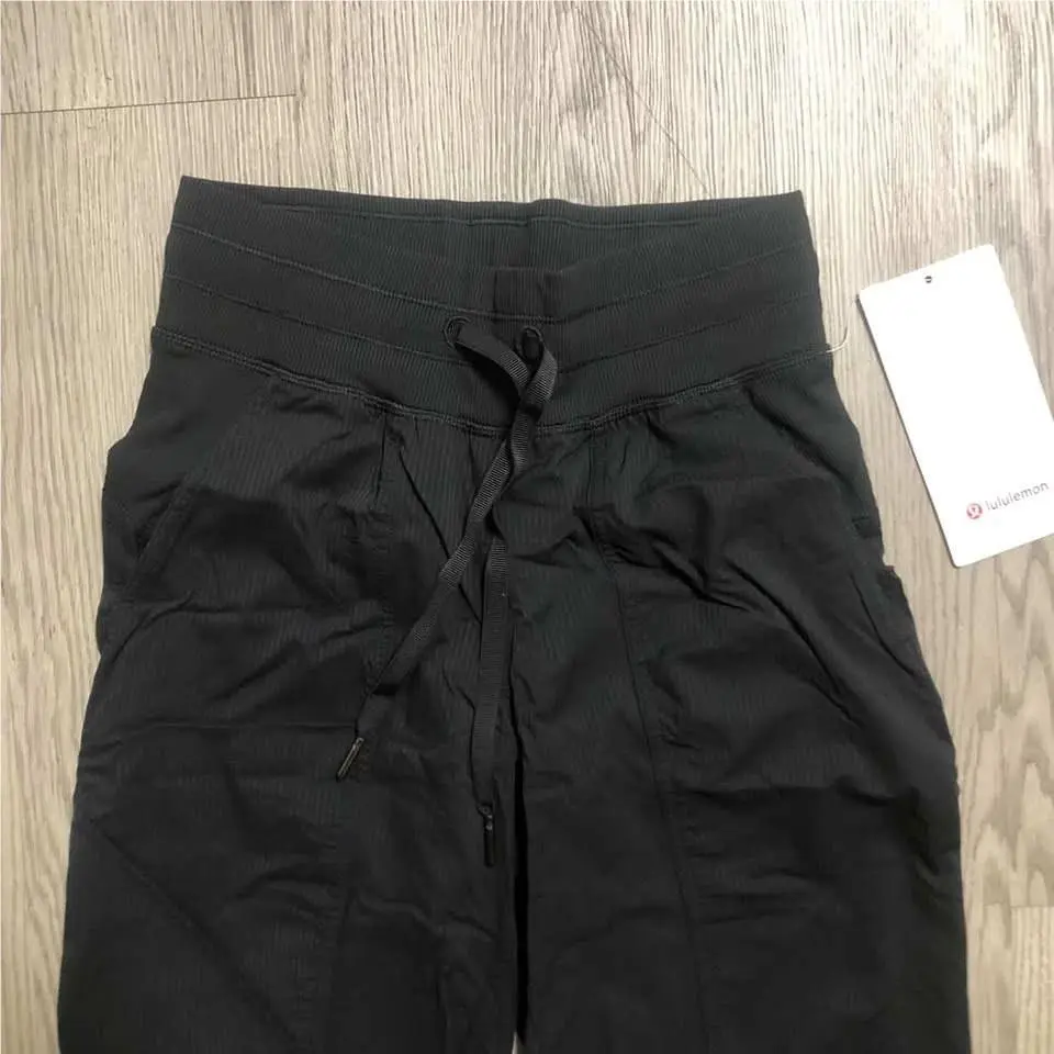 Lululemon clothing - Black 1