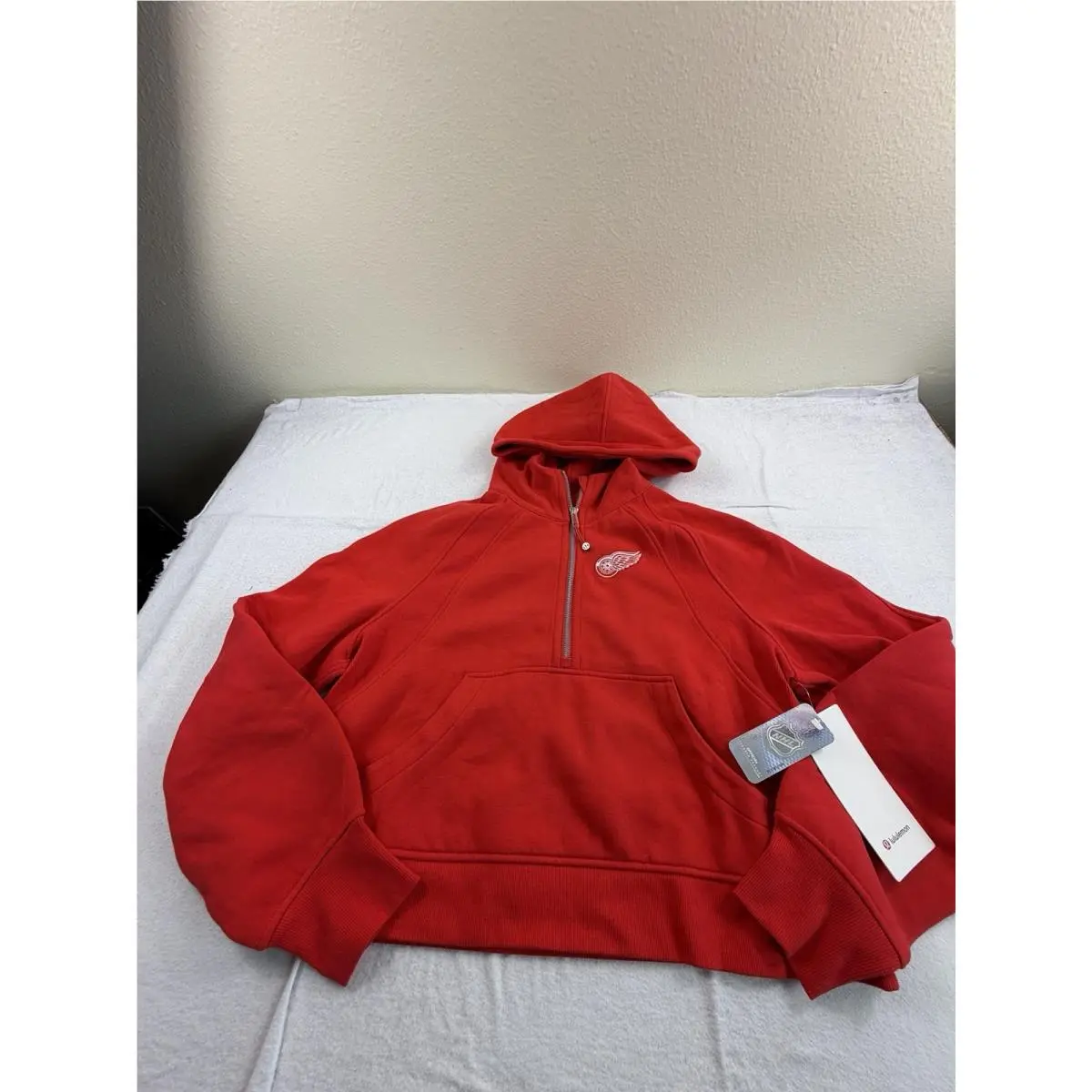 M/l Lululemon Scuba Oversized Half Zip Detroit Red Wings True Red