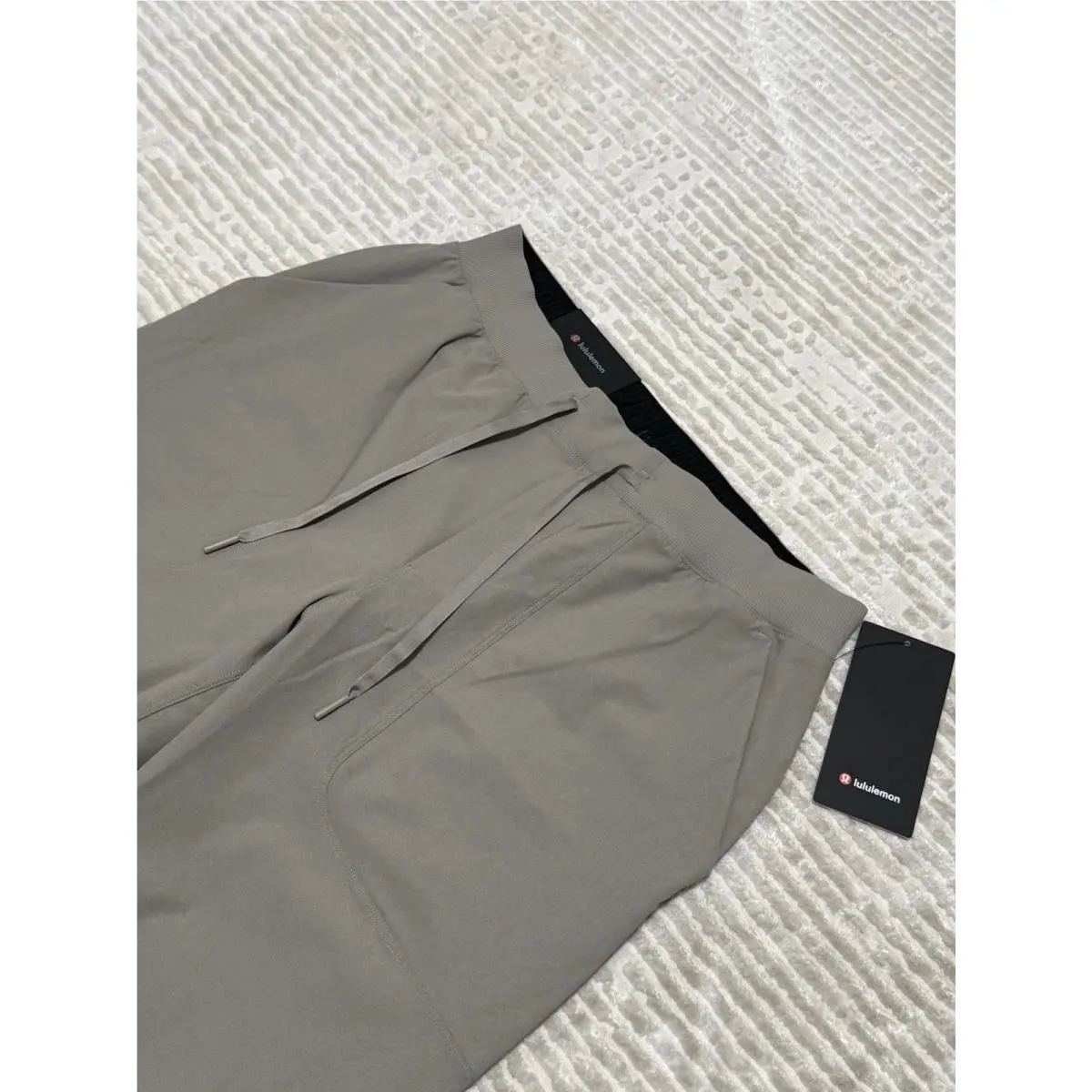 Lululemon clothing - Lululemon ABC - ABC - Beige 1