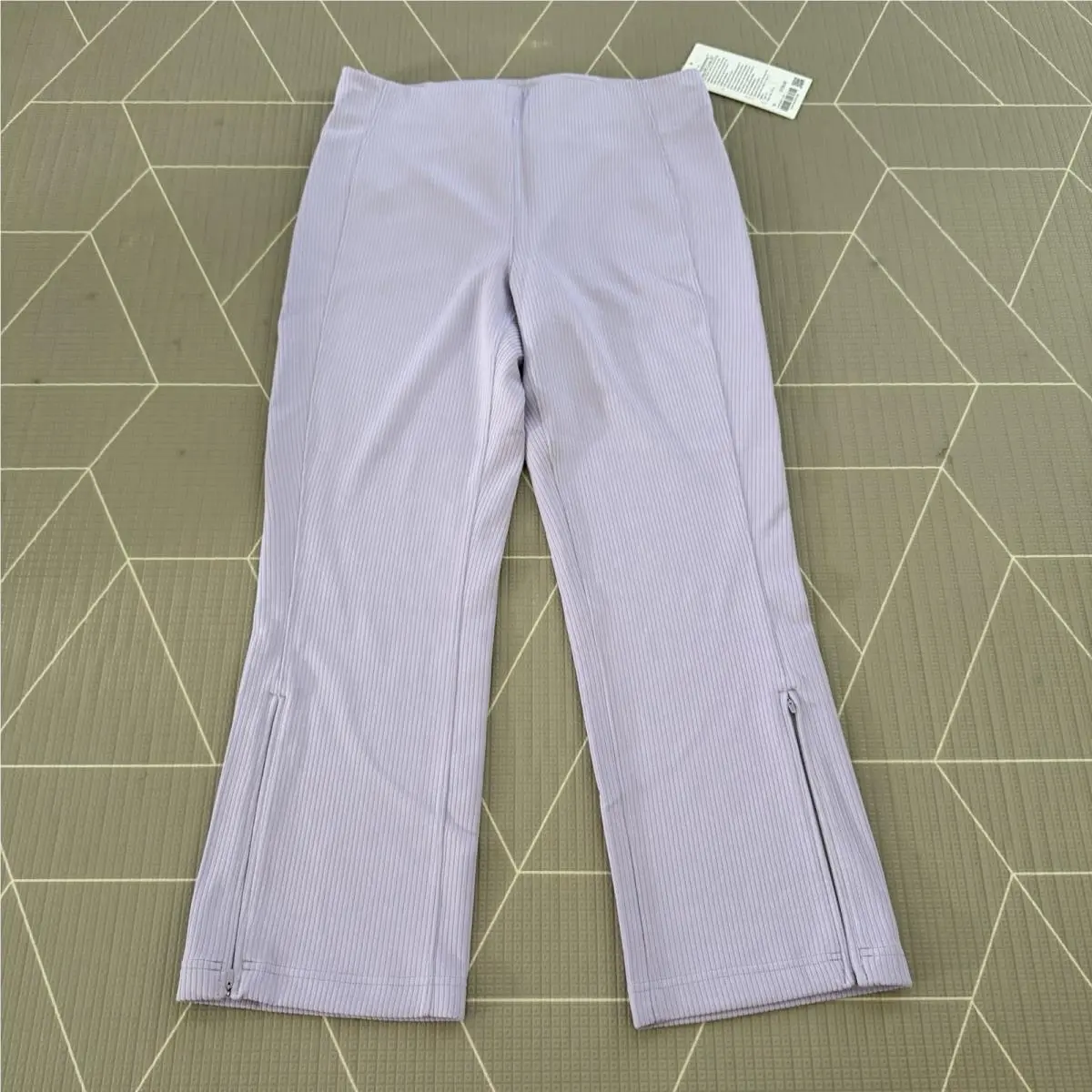 Lululemon Ribbed Softstreme Zip-leg HR Cropped Pant 25 Sz 10 Lilac LW6CNWS