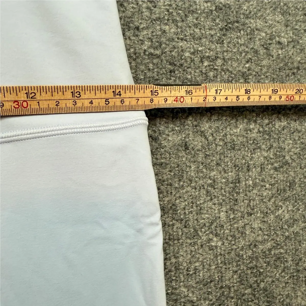 Lululemon clothing - Lululemon Align HR Crop 21