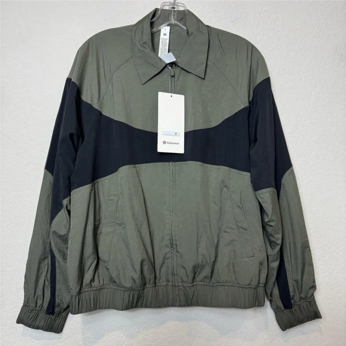 Lululemon Color Block Nylon Collared Jacket Retro Army Green/black Size XS