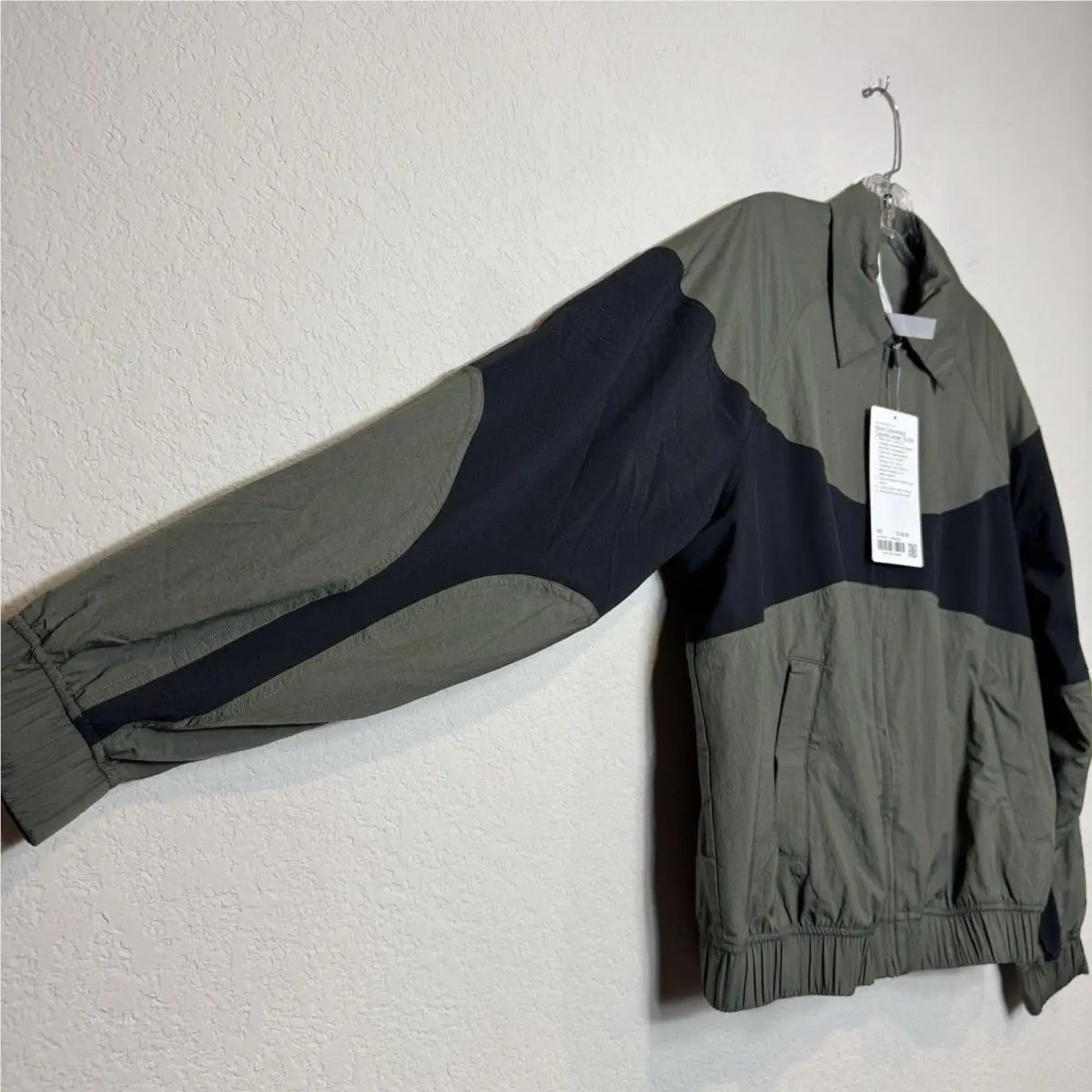Lululemon clothing - Black 4