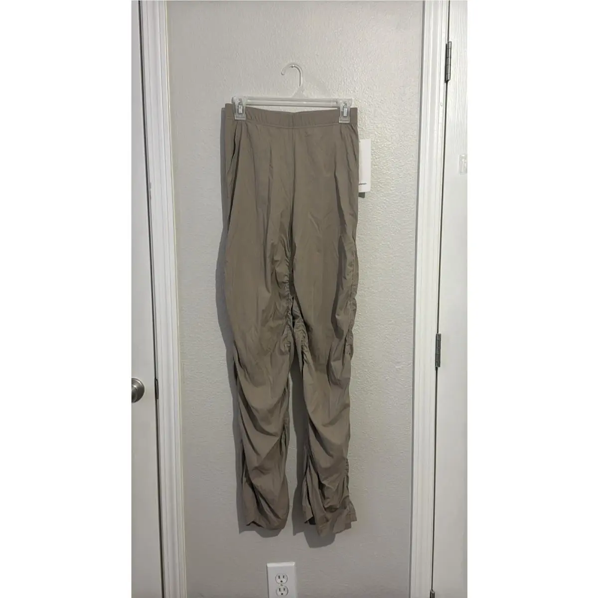 Lululemon clothing - Beige 1
