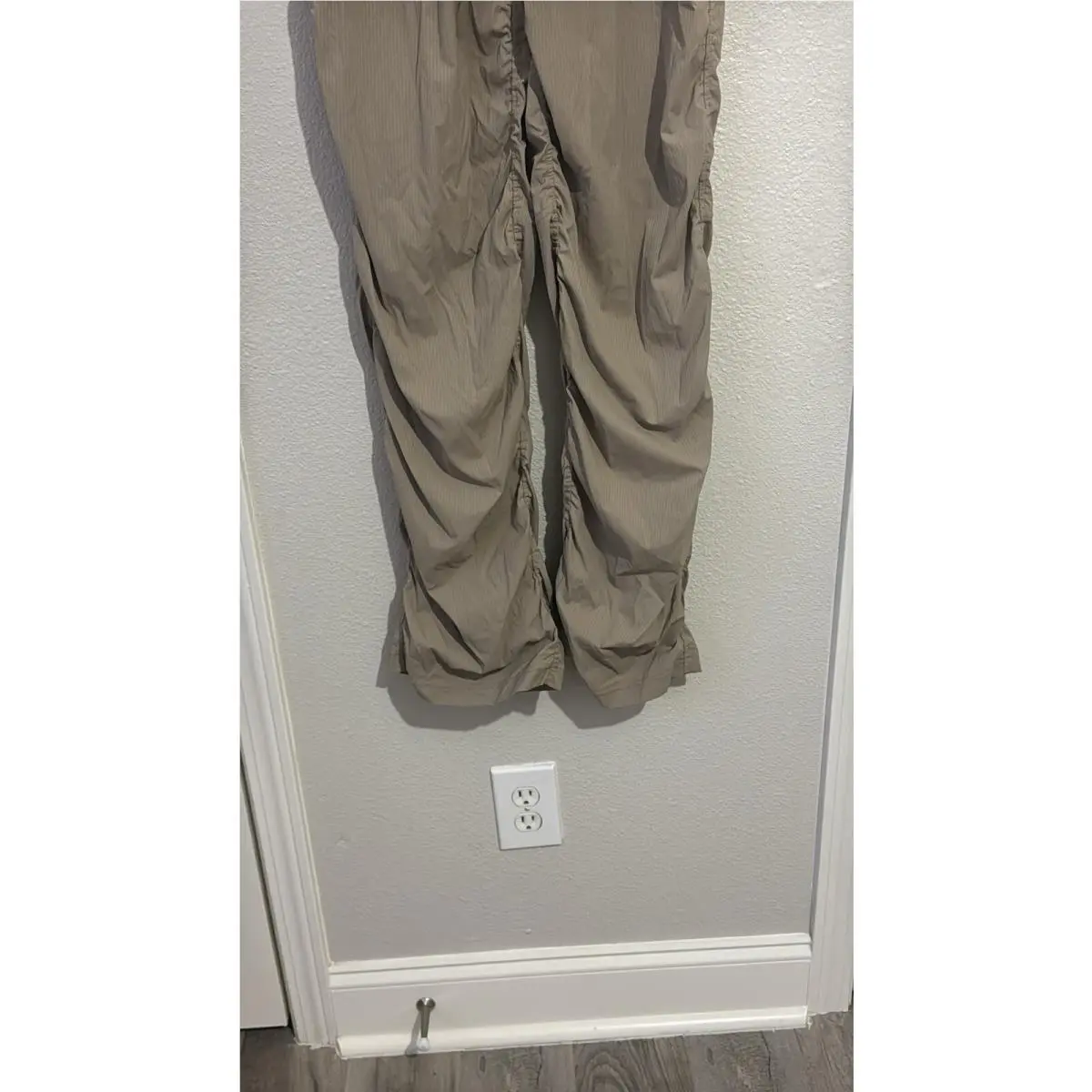 Lululemon clothing - Beige 2