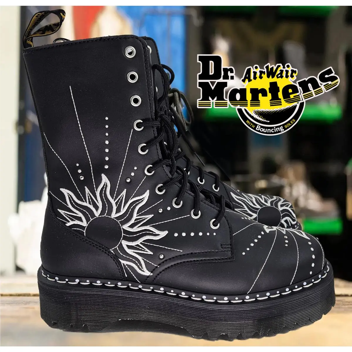 Dr. Martens Jadon Hi Embroidered Solar Flare Platform Boots M10 / W11 / EU 43