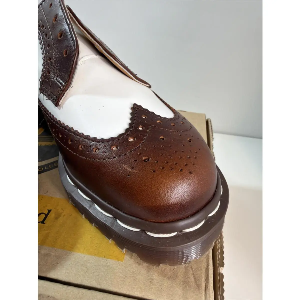 Dr. Martens shoes - AW 004 - Brown 2
