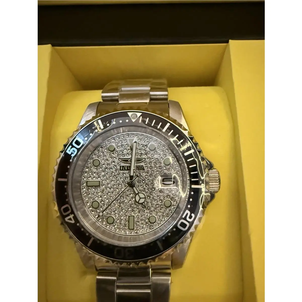 Invicta Pro Diver Crystal Pave Silver Dial Men`s Watch Stainless Steel