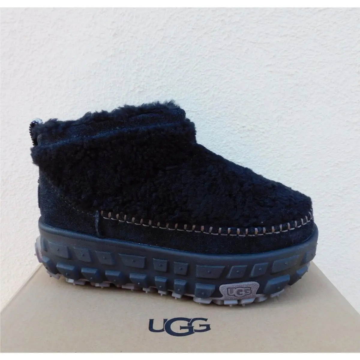 UGG shoes - UGG Venture Daze Ultra Mini Cozy - Black (UPC: 197634325903) 1