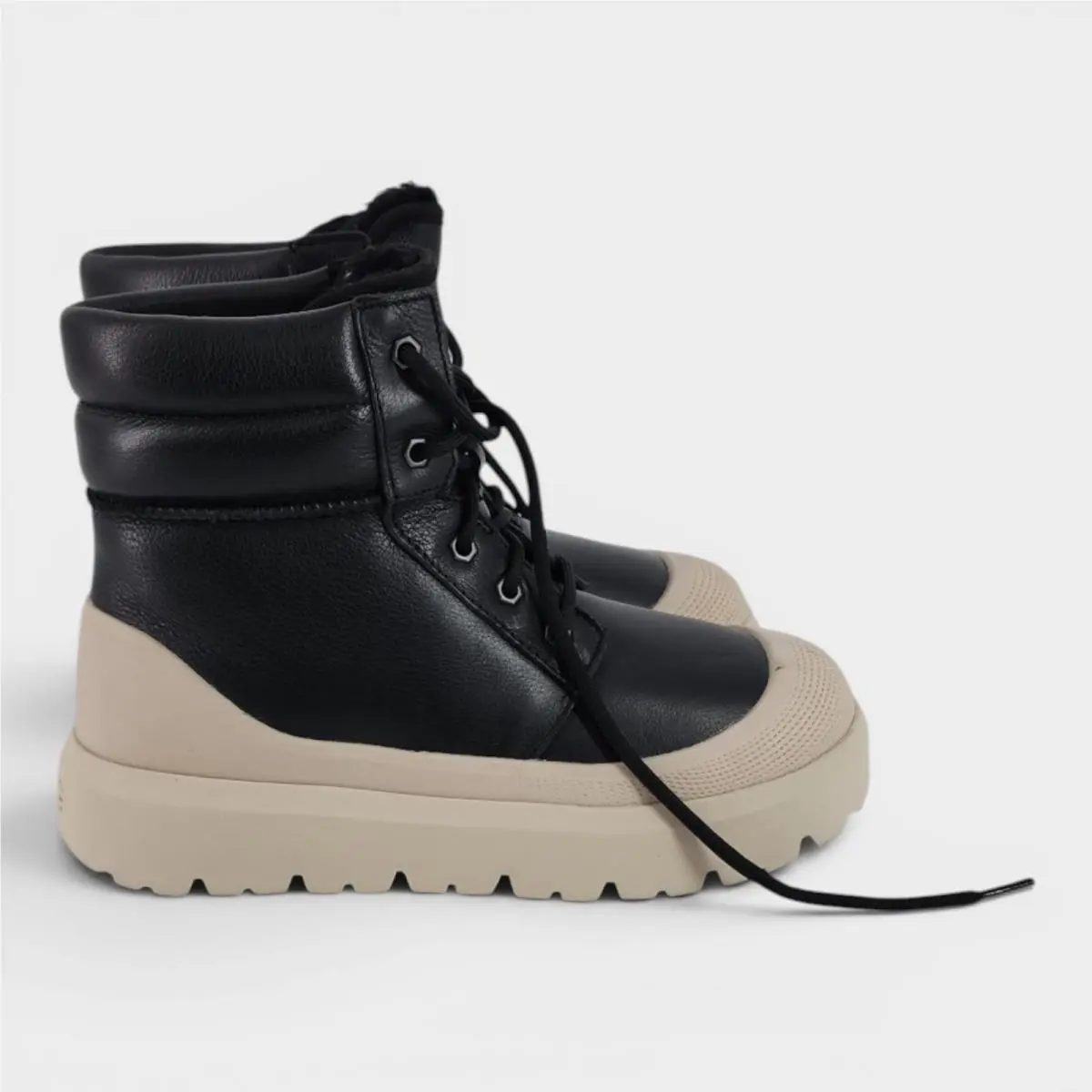 Ugg Men`s Neumel High Weather Hybrid Waterproof Boots Size 7
