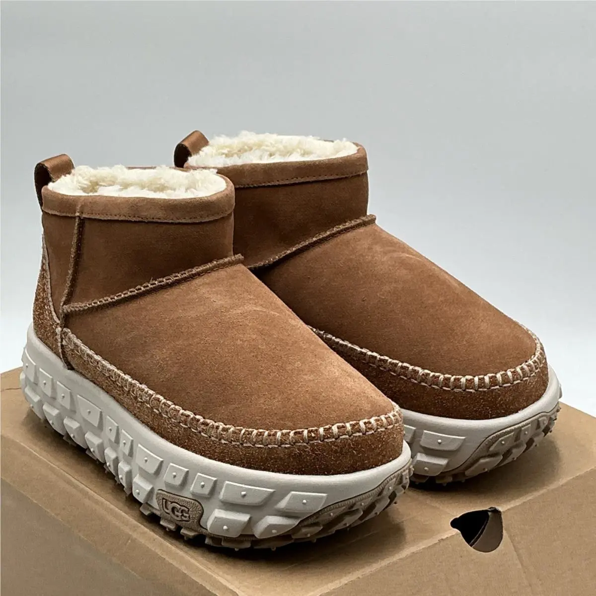 Ugg Venture Daze Ultra Mini 1164730-CHE Boots Unisex M8/W9 Chestnut Suede Zogg36