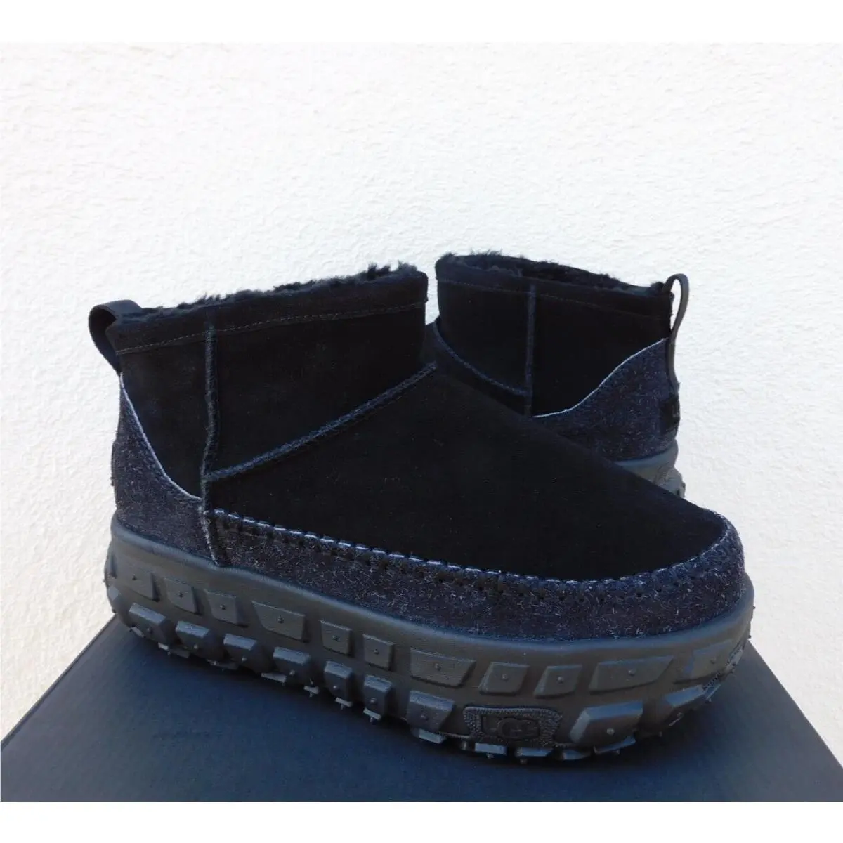 Ugg All Gender Venture Daze Ultra Mini Platform Boots Men US 11/ Women 12
