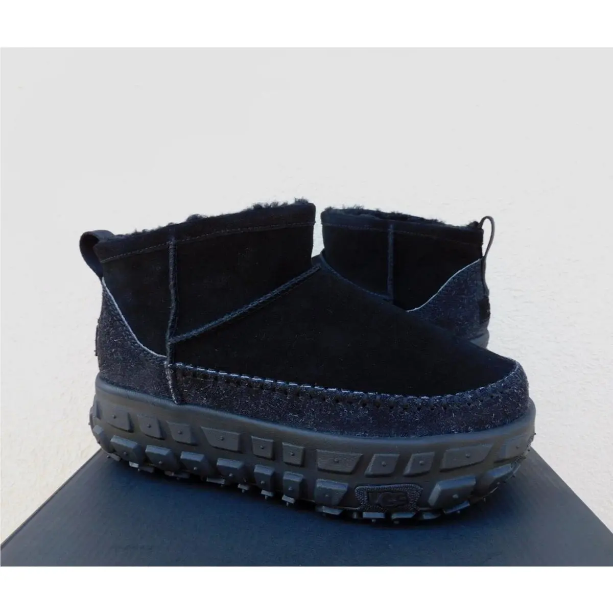 UGG shoes - UGG Venture Daze Ultra Mini Boot - Black (UPC: 197634309750) 2