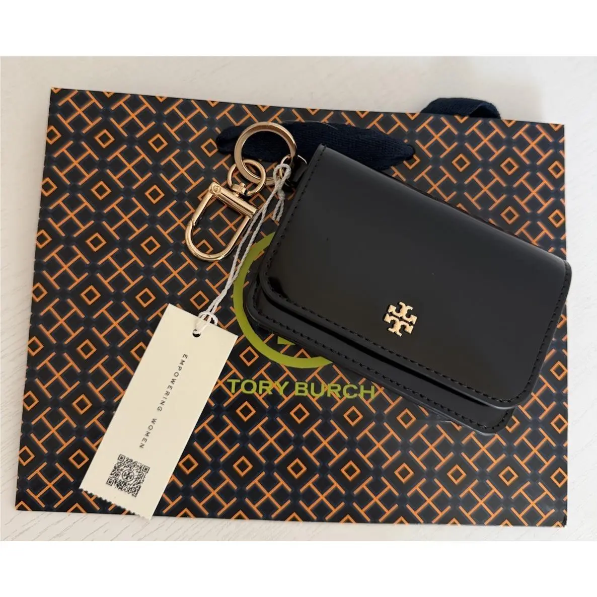Tory Burch Emerson Smooth Flap Card Case Wallet 176972 Sleek Black Zip Key Hook