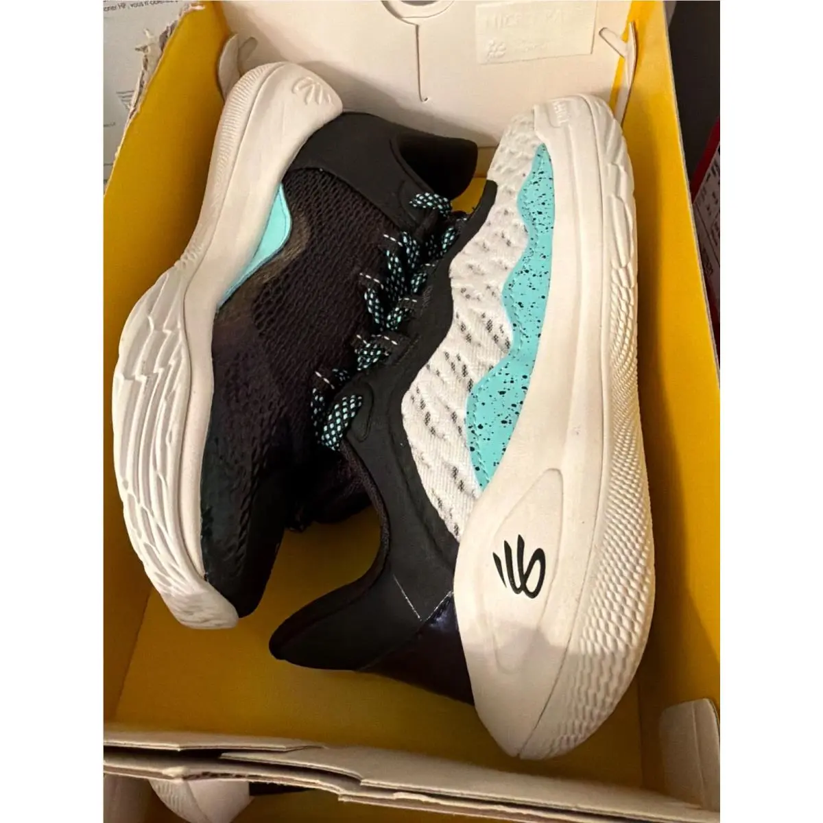 Under Armour Stephen Curry 11 Flow Future White Black Kids GS Sizes