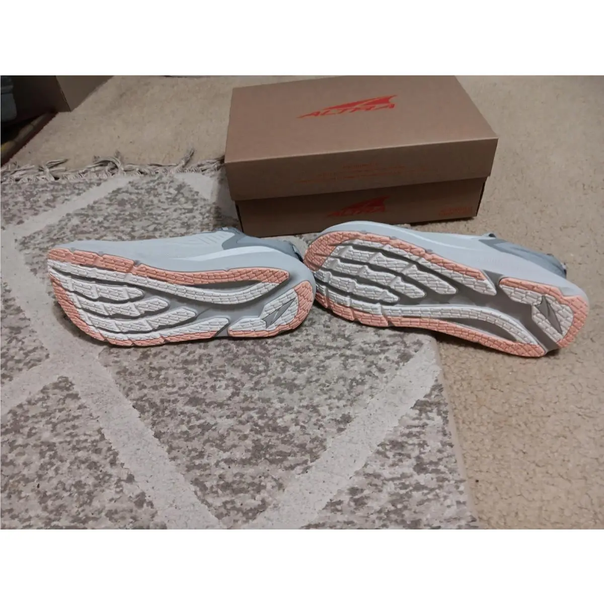 Altra shoes - Paradigm 8 Wide - Paradigm Wide - AL0A85RQ220-090 - Gray (UPC: 197804644827) 14